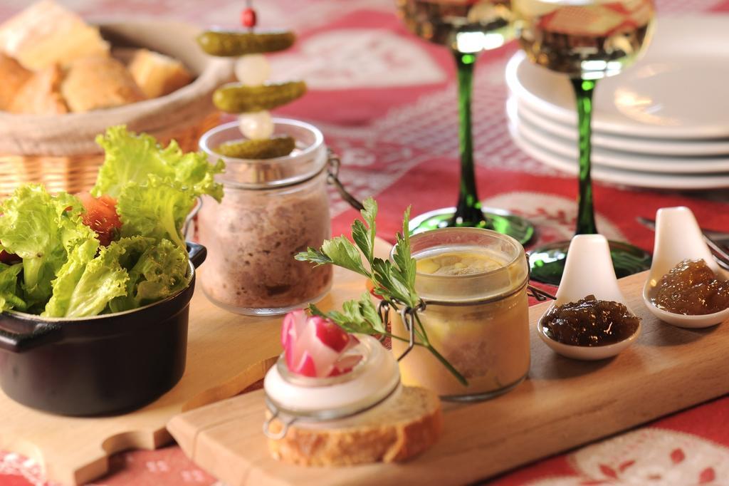 Hotel Restaurant Domaine De Basil Орбе Екстер'єр фото